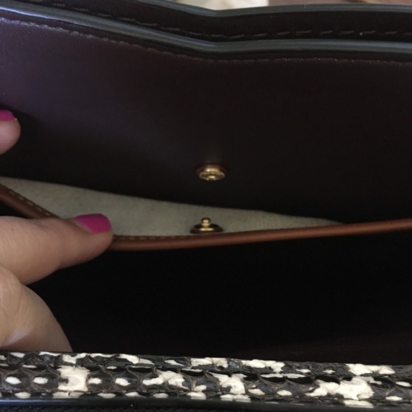 Stunning Coach Exotic Detailed Mason Color - Picture 13 of 16